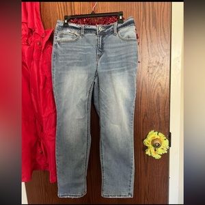 Blue jeans, size 28 and flattering.